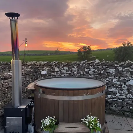 Lambing Live Semesterbostad *