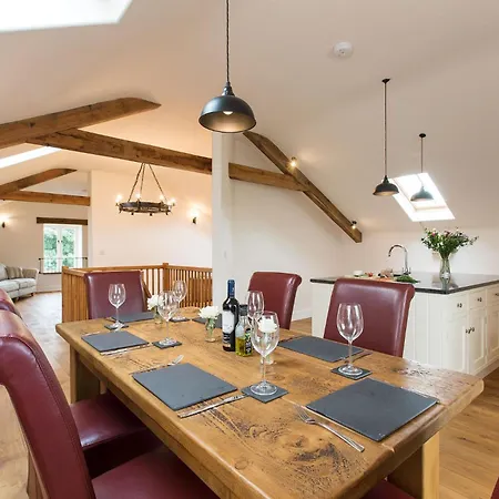 Lambing Live Semesterbostad *